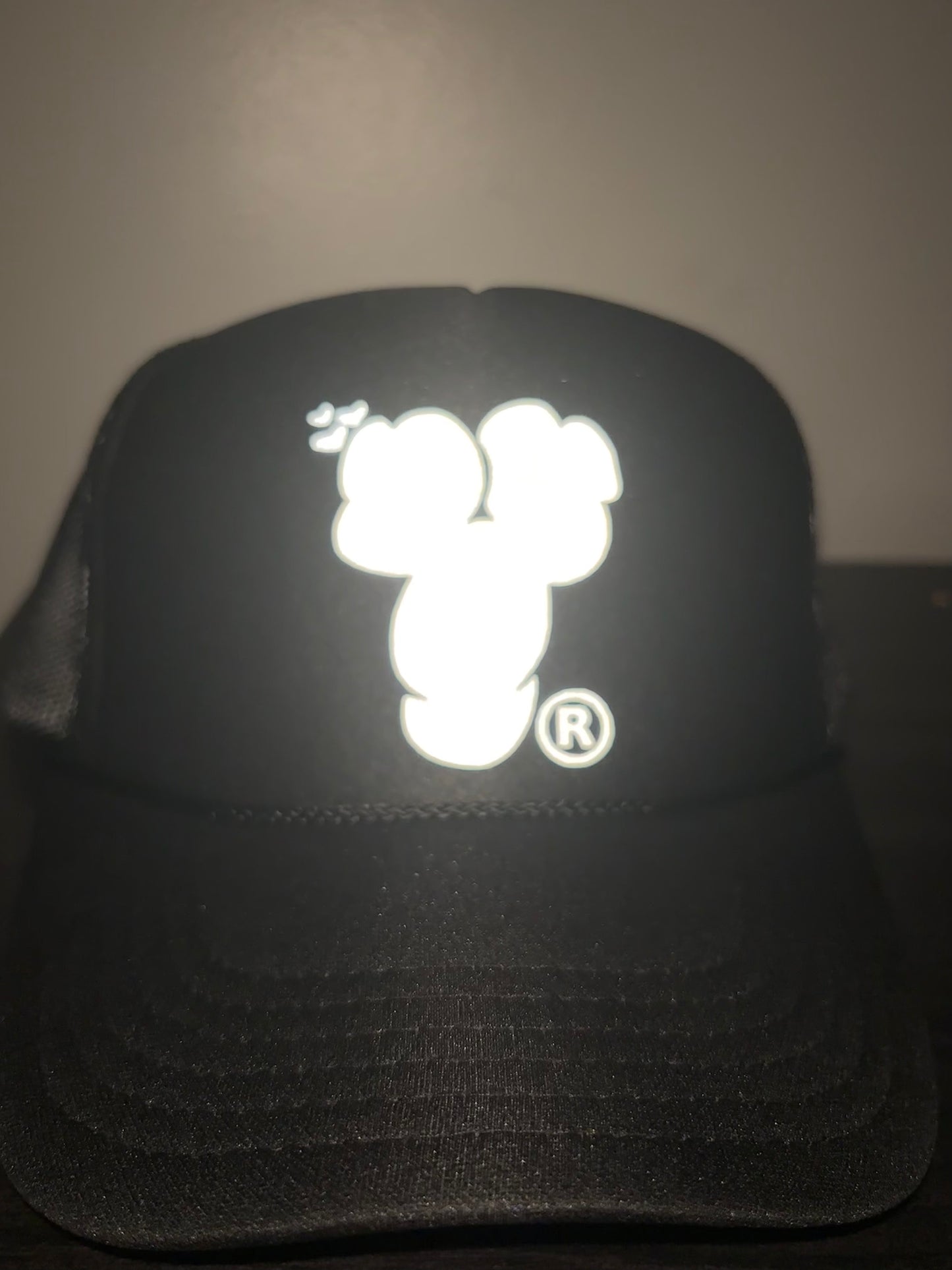 BIG REFLECTOR MAIN YDA LOGO TRUCKER HAT