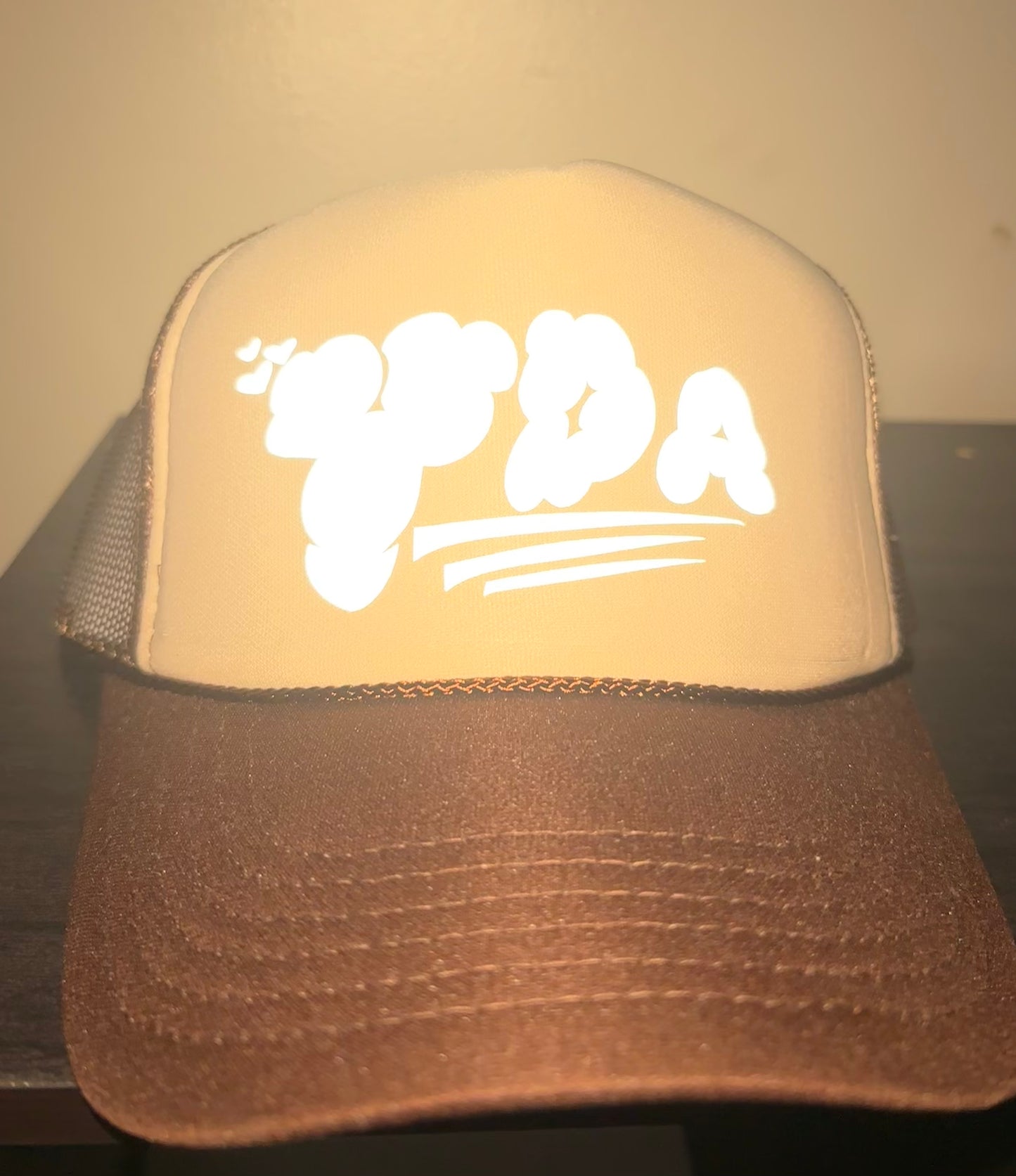 BROWN COCOA REFLECTIVE YDA TRUCKER HAT