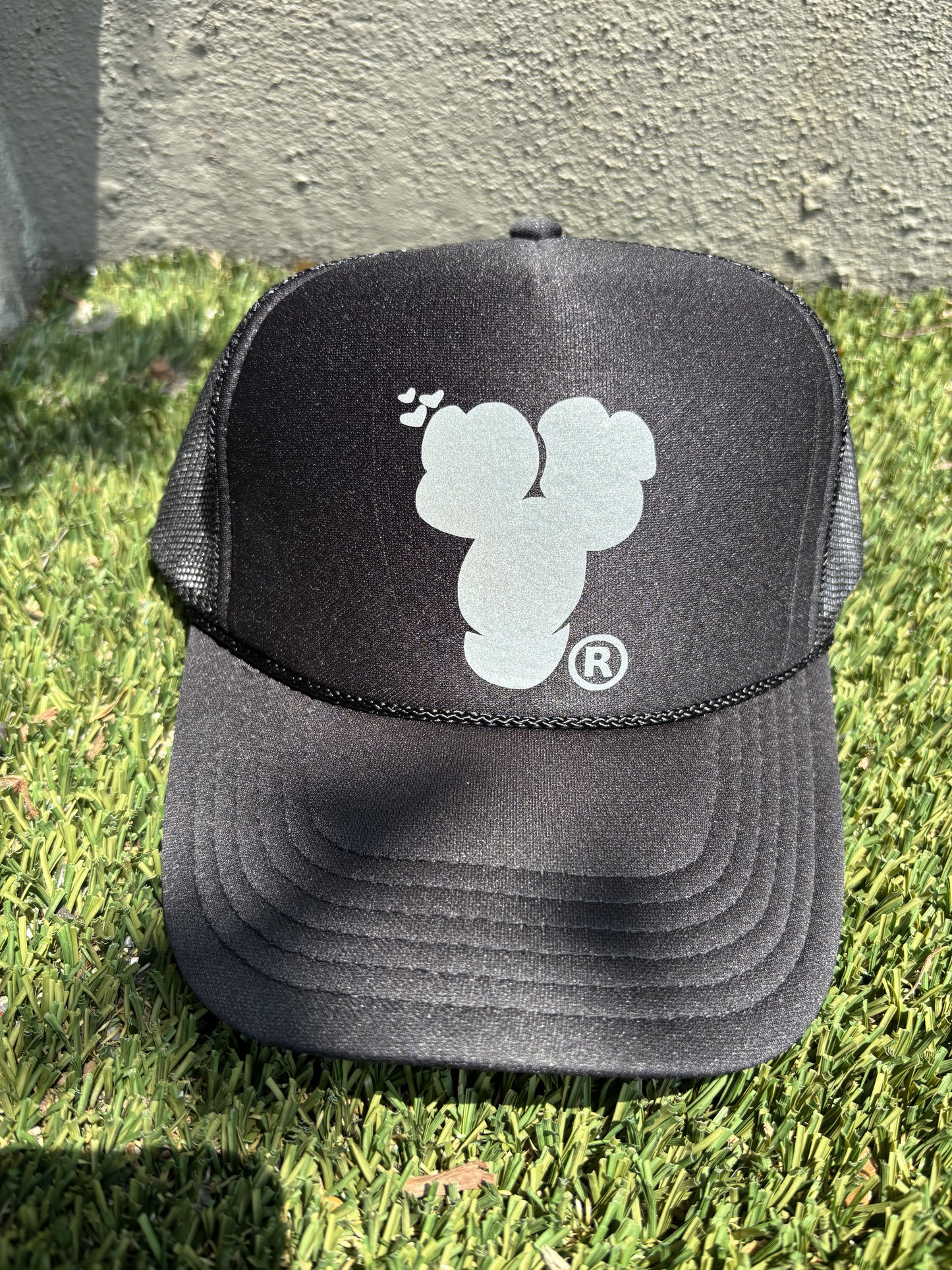 BIG REFLECTOR MAIN YDA LOGO TRUCKER HAT