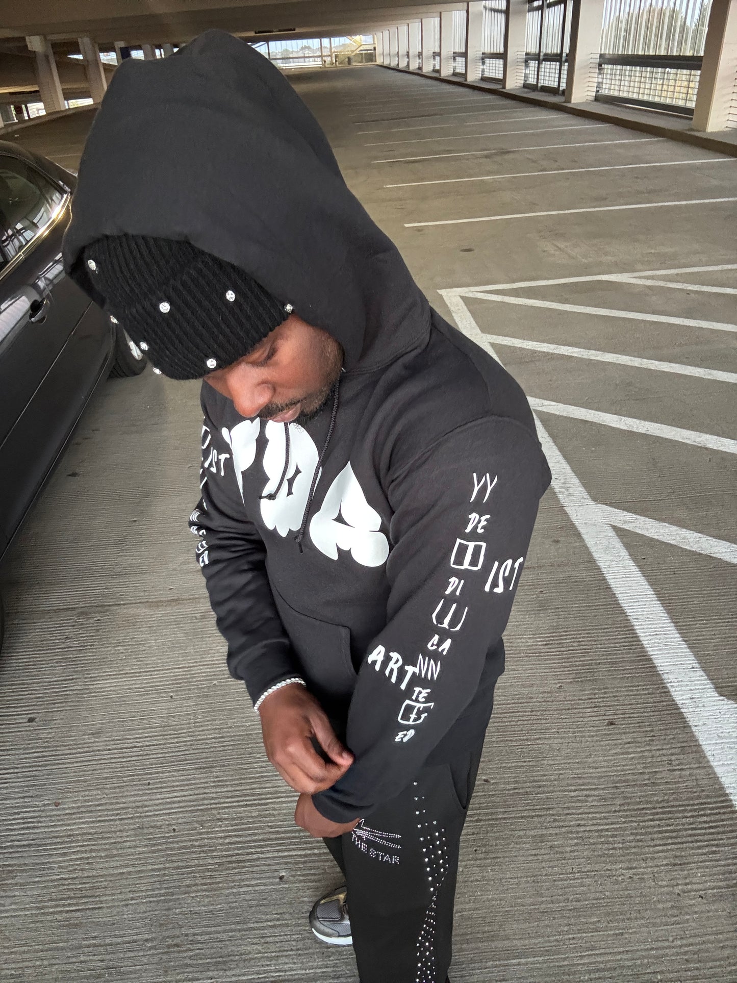 YDA V4 PULLOVER BLACK HOODIE