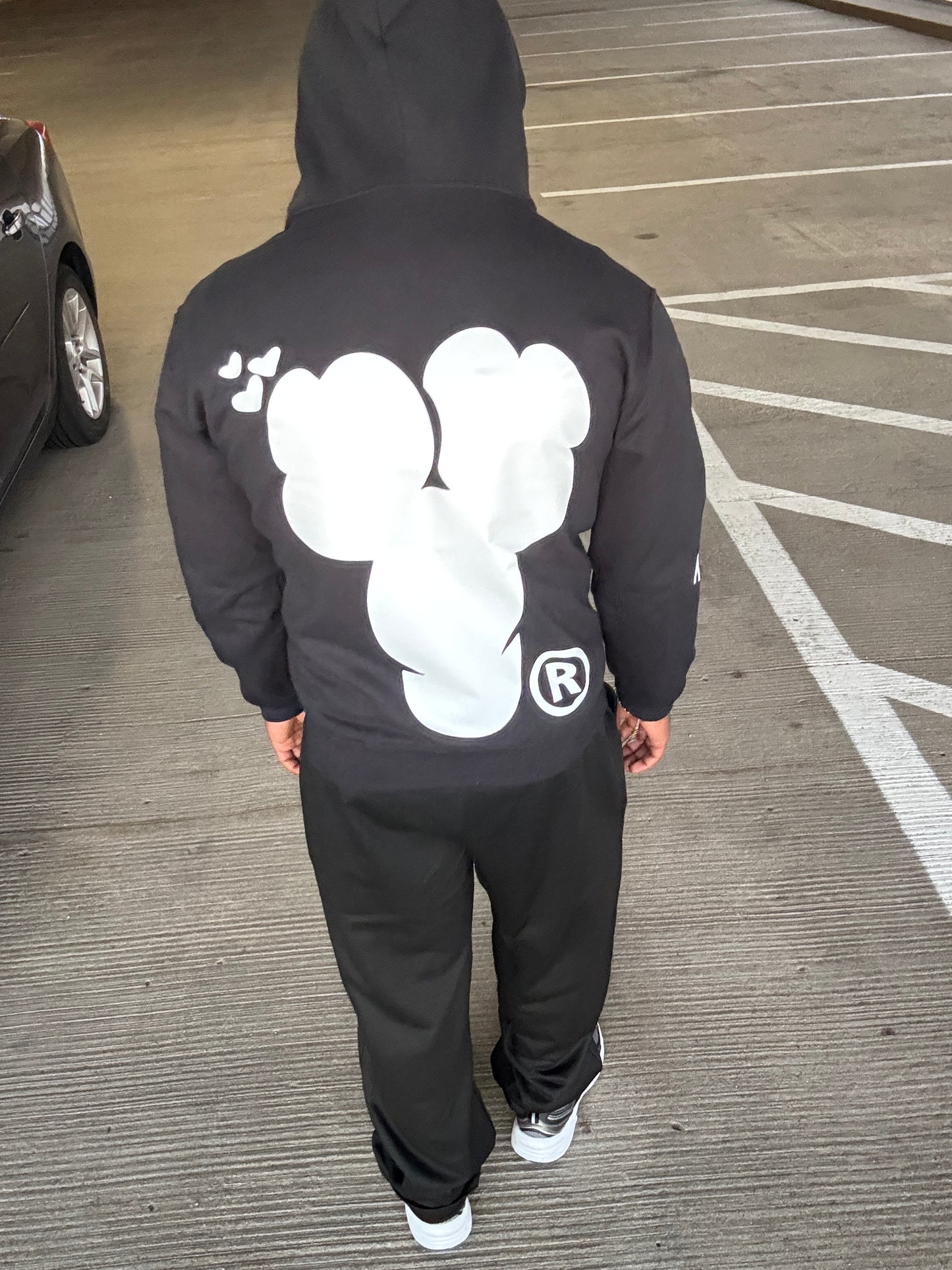 YDA V4 PULLOVER BLACK HOODIE