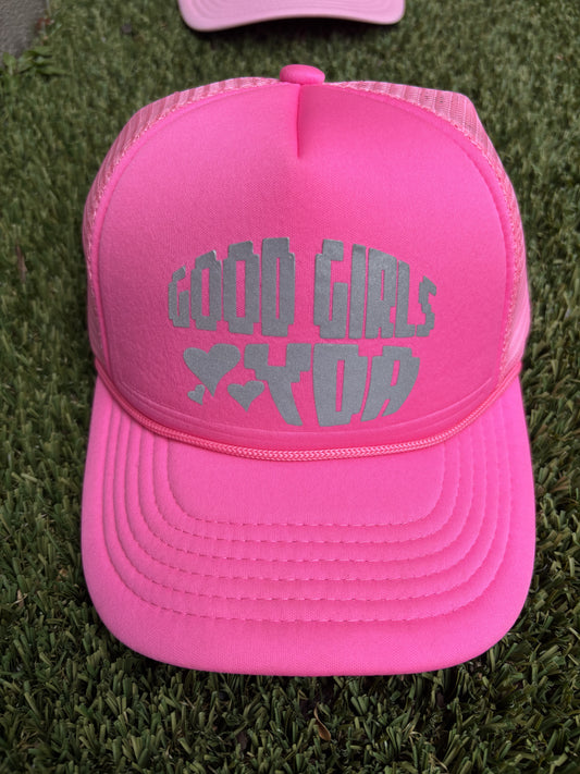 REFLECTOR GOOD GIRL LOVE YDA TRUCKER HAT