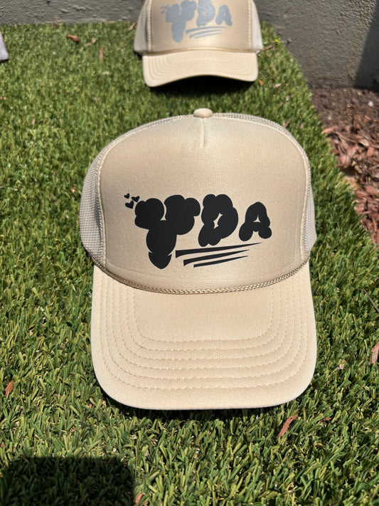 LIGHT COCOA BLACK YDA TRUCKER HAT