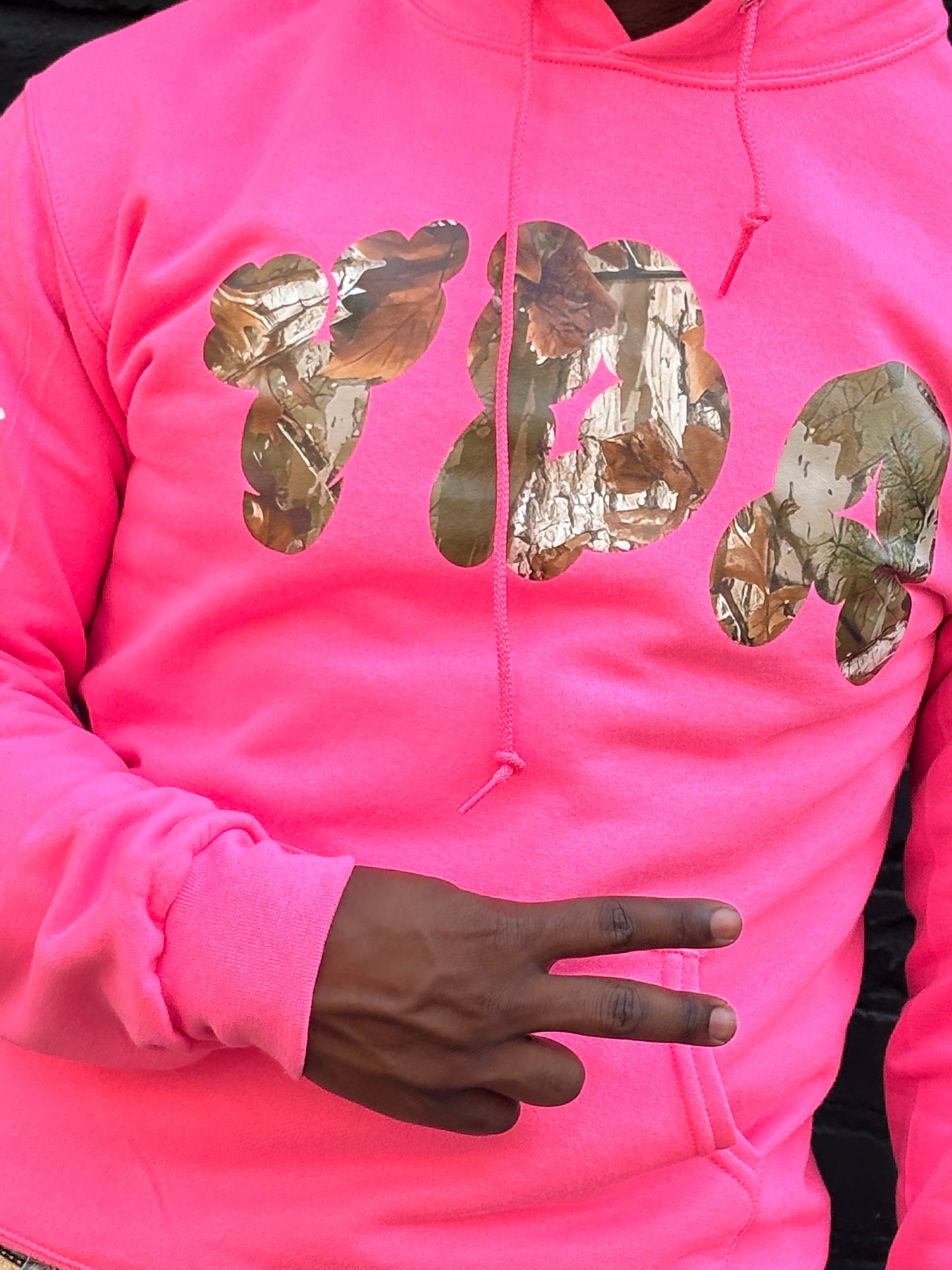 V4 EXCLUSIVE CAMO YDA PULLOVER HOODIE [PRE-ORDER]